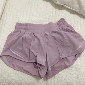 Lululemon Hotty Hot Shorts 2.5”